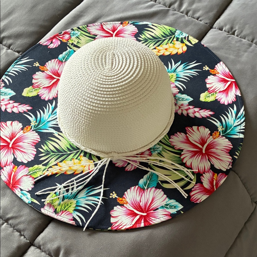 Peter Grimm Floral Brim Sun Hat - Black Brim with Cream Crown